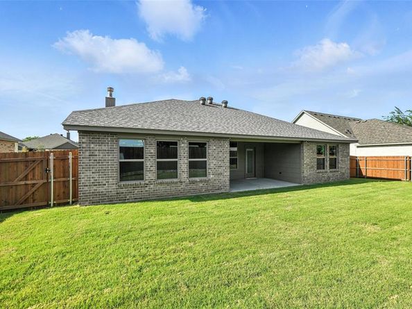 629  Mooney Drive , Saginaw Texas 76179