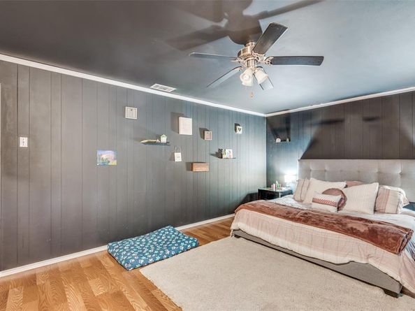 1033  Lydick Lane , River Oaks Texas 76114