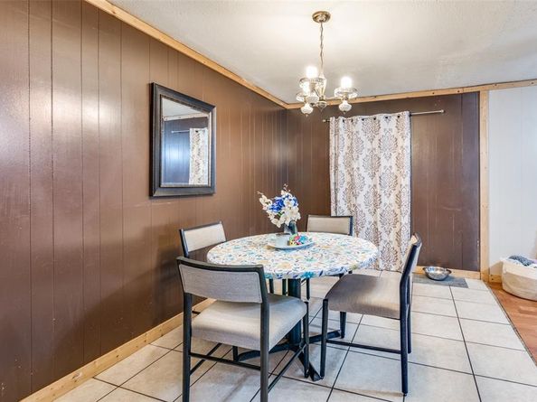 1033  Lydick Lane , River Oaks Texas 76114