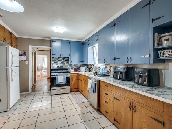 1033  Lydick Lane , River Oaks Texas 76114