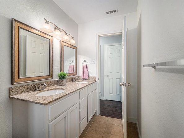 5816  Whitman Avenue , Fort Worth Texas 76133