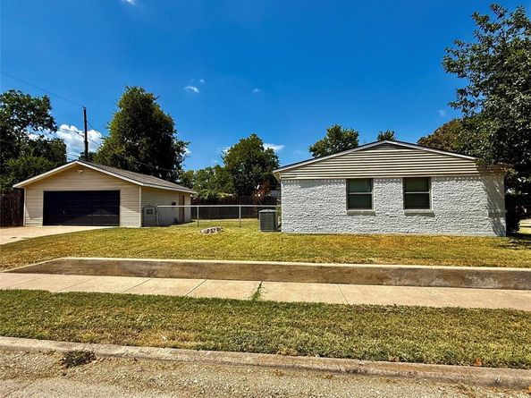 5001  San Marcus Drive , Mesquite Texas 75150