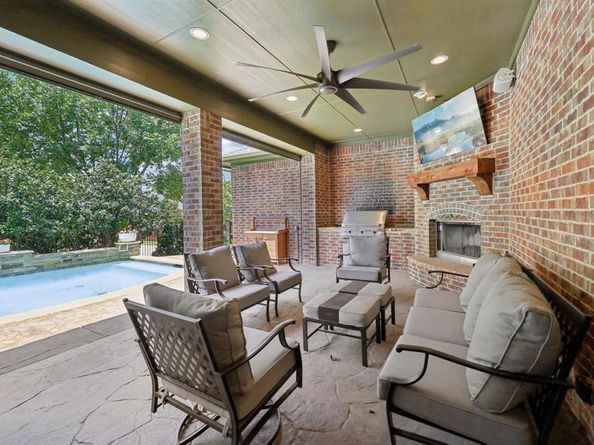 2301  Cardinal Boulevard , Carrollton Texas 75010