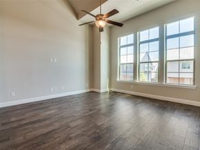 1044  Manacor Lane , Dallas Texas 75212