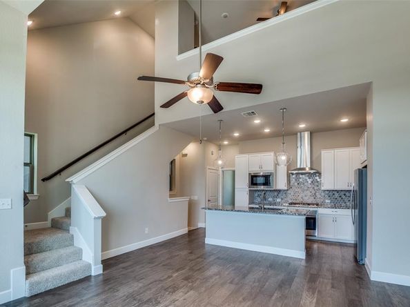 1044  Manacor Lane , Dallas Texas 75212