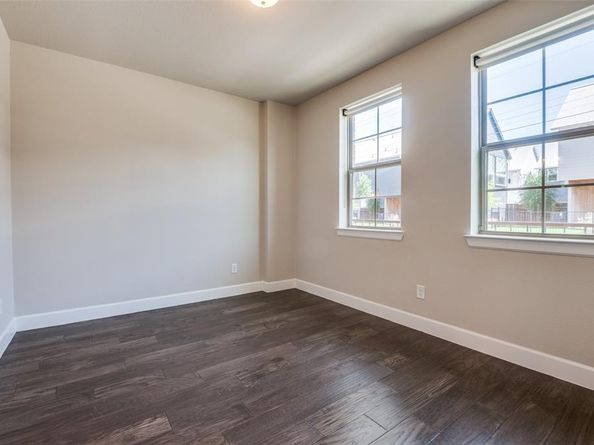 1044  Manacor Lane , Dallas Texas 75212