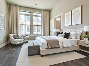 1044  Manacor Lane , Dallas Texas 75212
