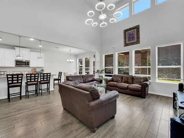 2410  Hillview Drive , Garland Texas 75043