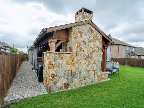 1709  George Lane , Little Elm Texas 75068
