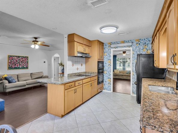 1318  Paisley Drive , Arlington Texas 76015