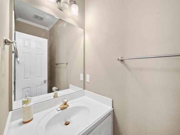 14633  Lakecrest Drive , Addison Texas 75001