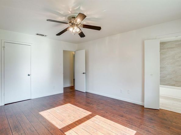 1132  John Reagan Street , Benbrook Texas 76126