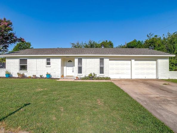 1132  John Reagan Street , Benbrook Texas 76126