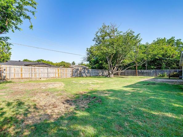 1132  John Reagan Street , Benbrook Texas 76126