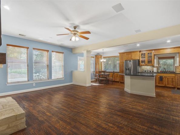 800  Spring Creek Drive , Grapevine Texas 76051
