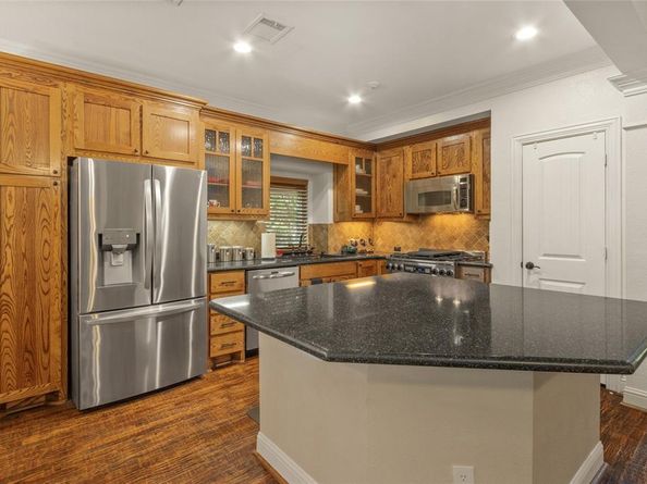 800  Spring Creek Drive , Grapevine Texas 76051