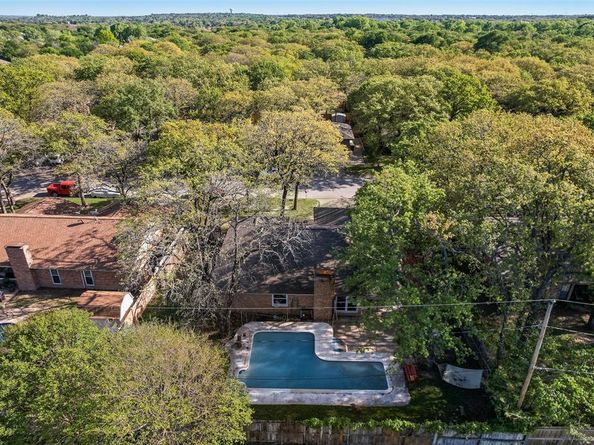 1117  Lake Ridge Drive , Azle Texas 76020