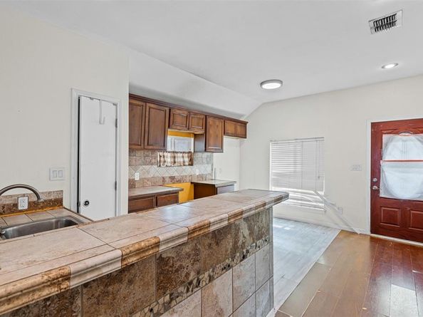 828  Springer Avenue , Fort Worth Texas 76114
