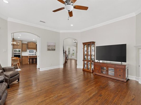 20  Glistening Pond Drive , Frisco Texas 75034