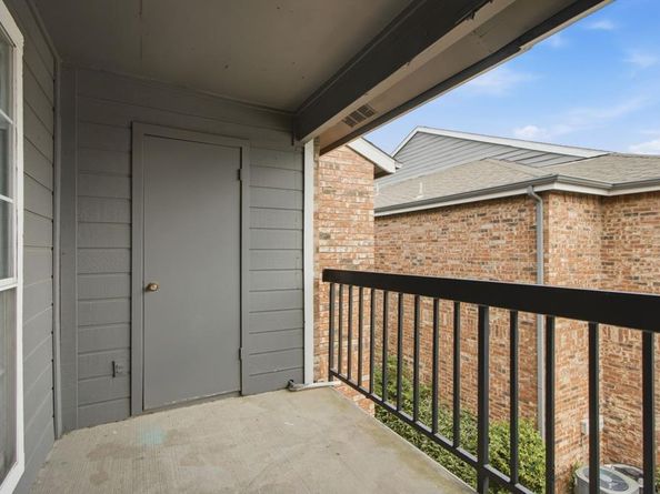 18333  Roehampton Drive  1323, Dallas Texas 75252