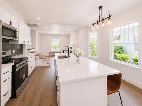2229  College Avenue , Fort Worth Texas 76110