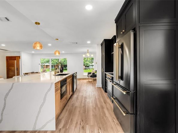 4109  Candlenut Lane , Dallas Texas 75244