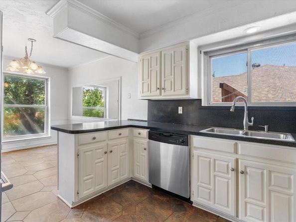 1820  Green Ridge Court , Carrollton Texas 75007