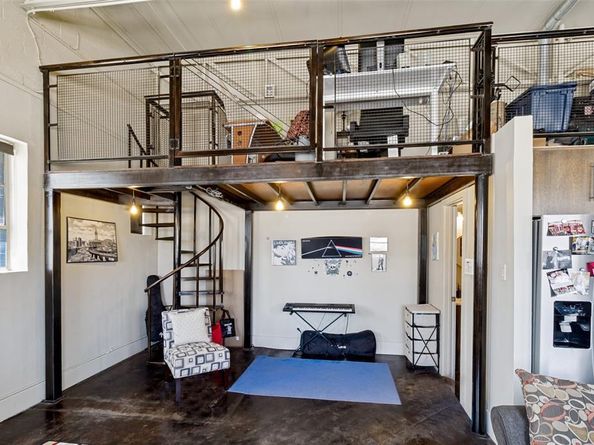 215 N Walton Street  1, Dallas Texas 75226