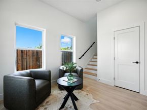 312 N Lancaster Avenue  101, Dallas Texas 75203