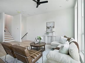 312 N Lancaster Avenue  101, Dallas Texas 75203