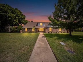 1602  Lancelot Circle , Grand Prairie Texas 75050