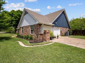 1602  Lancelot Circle , Grand Prairie Texas 75050