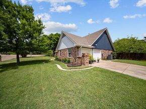 1602  Lancelot Circle , Grand Prairie Texas 75050