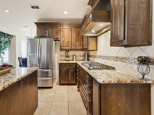 7315  Vienta Point , Grand Prairie Texas 75054