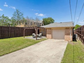 630 W Neely Street , Dallas Texas 75208