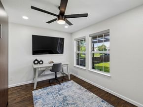 630 W Neely Street , Dallas Texas 75208