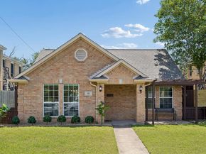 630 W Neely Street , Dallas Texas 75208