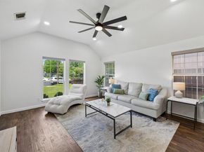 630 W Neely Street , Dallas Texas 75208