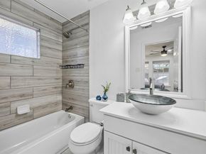 630 W Neely Street , Dallas Texas 75208