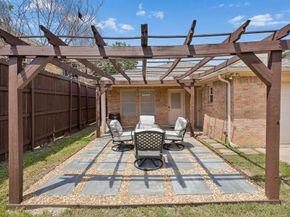 630 W Neely Street , Dallas Texas 75208
