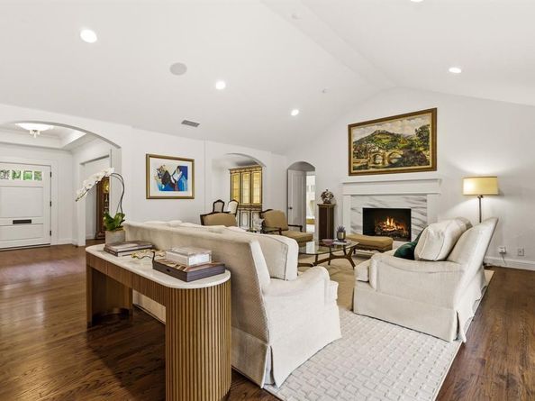 7043  Prestonshire Lane , Dallas Texas 75225