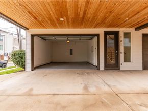 2623  Kimsey Drive  101, Dallas Texas 75235