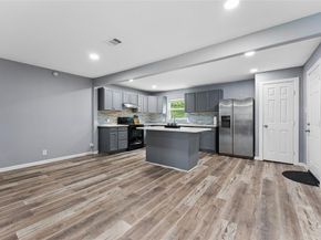 1106 E Strong Parkway , Grand Prairie Texas 75050