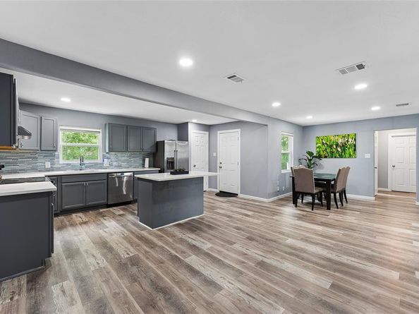 1106 E Strong Parkway , Grand Prairie Texas 75050