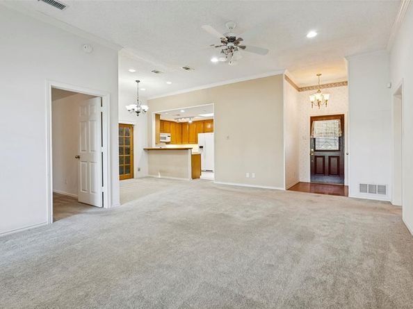 2713  Laurel Oaks Drive , Garland Texas 75044