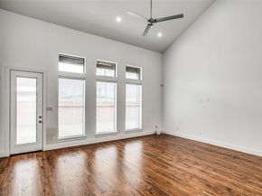 2042  Bickers Street , Dallas Texas 75212
