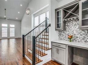 2042  Bickers Street , Dallas Texas 75212