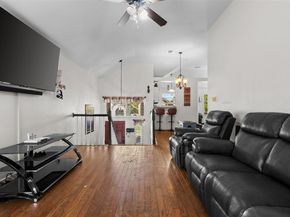 704  Meadowcreek Court , Garland Texas 75043