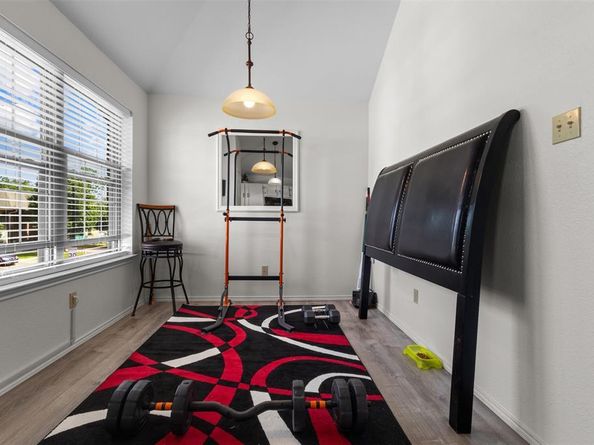 704  Meadowcreek Court , Garland Texas 75043