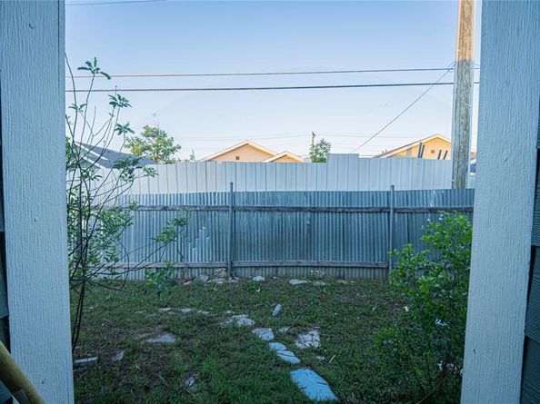 1315  Driess Street , Fort Worth Texas 76104